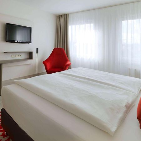 Ramada By Wyndham Dresden Hotel Екстериор снимка