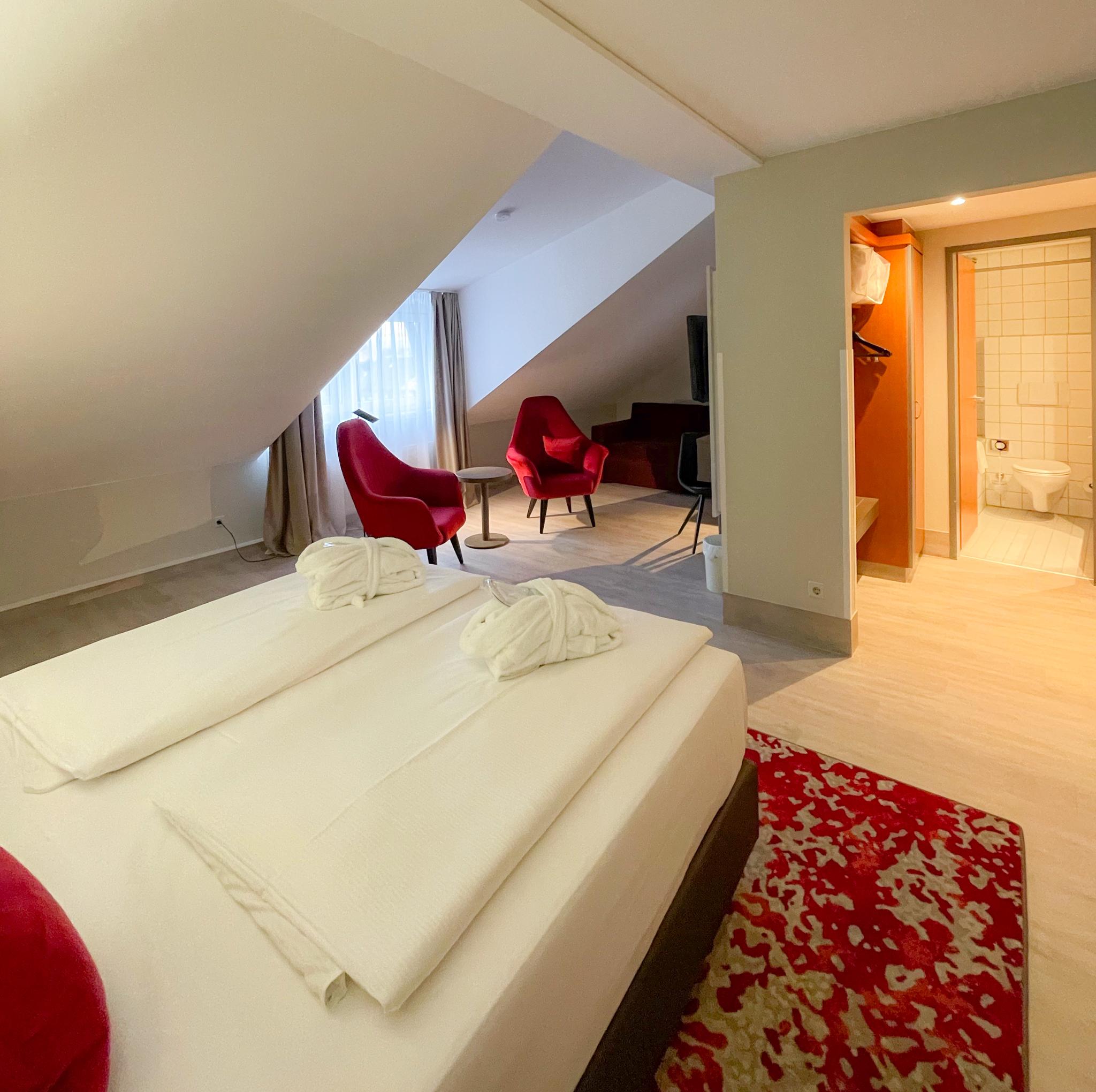 Ramada By Wyndham Dresden Hotel Екстериор снимка