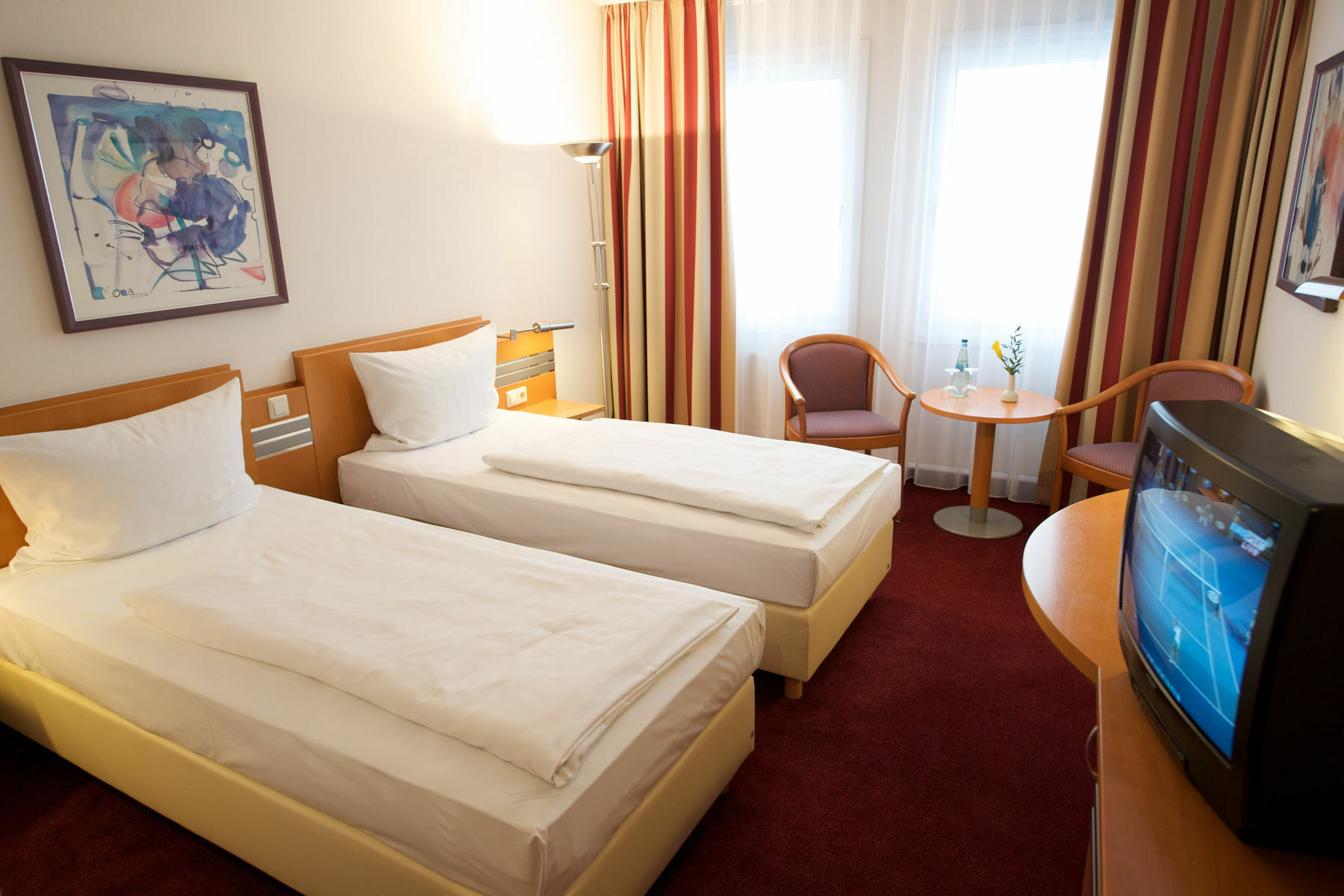 Ramada By Wyndham Dresden Hotel Екстериор снимка